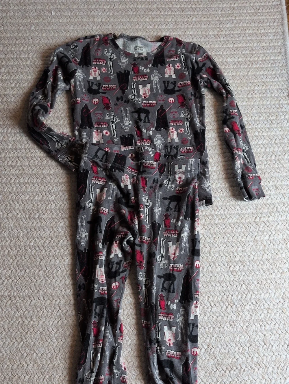GAP Star Wars Gray, Black & Red Star Wars Kids Pajama Set